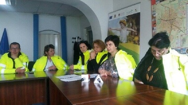 Toţi cei zece angajaţi ai Gărzii de Mediu Vrancea, cu excepţia comisarului şef, în grevă. Şeful instituţiei spune că este alături de colegi, dar că nu se va putea descurca singur - FOTO