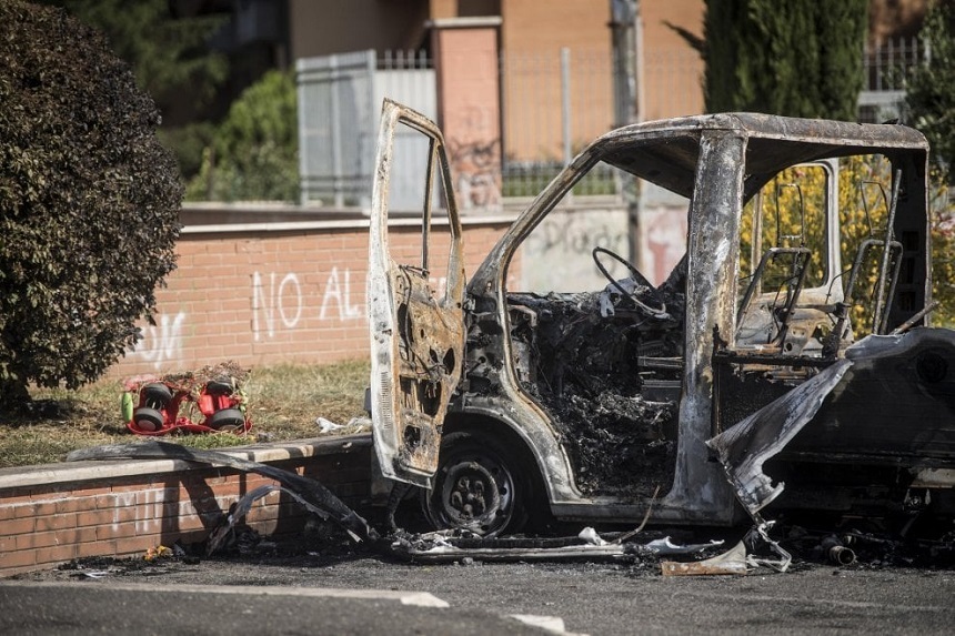 MAI: Cele trei victime ale atacului din tabăra din Roma nu sunt de origine română, ci kosovară