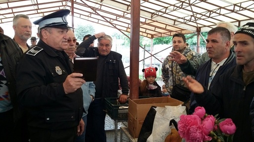 Nou protest al crescătorilor de păsări şi animale mici din Galaţi, rămaşi fără piaţă de desfacere