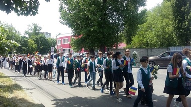 Galaţi: Sute de persoane au participat la procesiunea tradiţională prilejuită de Sărbătoarea Înălţării - FOTO