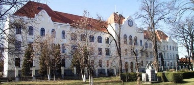 O profesoară de la un liceu din Turda, sancţionată de către conducere pentru că a recomandat elevilor un film cu scene gay