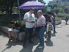 REPORTAJ: Strângere de semnături pentru referendumurile de demitere a primarilor în Piaţa Unirii - "De la Firea în sus e dezastru. Ferească Dumnezeu să mai dăm de aşa ceva”