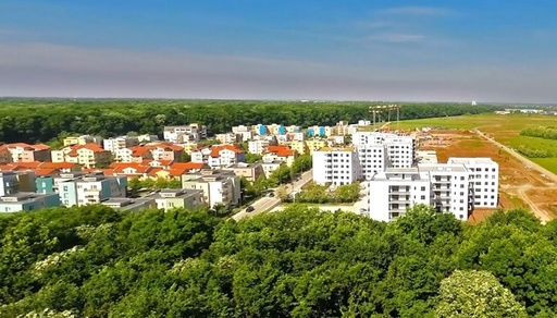 Locuitori ai complexului Greenfield-Băneasa protestează duminică în faţa Guvernului, cerând o soluţie pentru deblocarea accesului în cartier