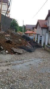 Sibiu: Locatarii din blocul în apropierea căruia s-a produs o alunecare de teren, relocaţi în alte spaţii