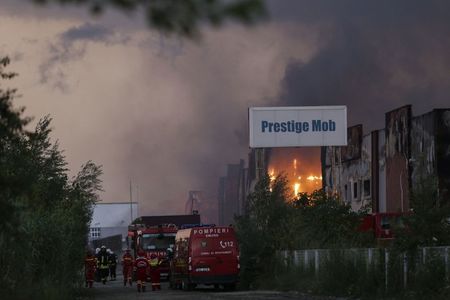 Incendiul de la Baloteşti a fost stins după aproape 70 de ore de la izbucnire