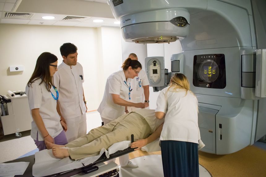 Investiţie de şase milioane de euro la Spitalul Judeţean Bacău pentru un aparat de radioterapie performant 