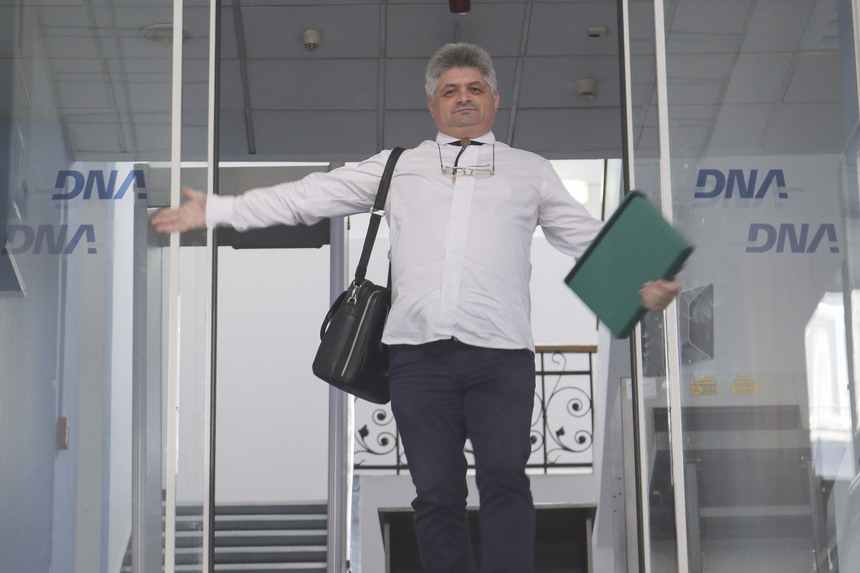 Fostul manager al Spitalului Malaxa din Bucureşti Florin Secureanu, audiat şase ore la DNA