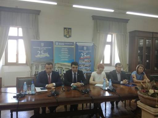 Pop: Nu văd care e problema apariţiei unui manual