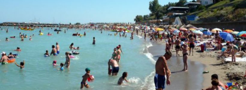 STUDIU: Peste o treime dintre turiştii de pe litoralul românesc sunt bucureşteni. Aceştia sunt dispuşi să cheltuiască o sumă cu 15-20% mai mare decât restul turiştilor