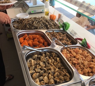 Alba: Localul unde 37 de persoane au făcut toxiinfecţii alimentare după ce au participat la o nuntă, amendat de DSVSA