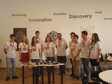 Nouă liceeni constănţeni au câştigat o competiţie organizată de NASA