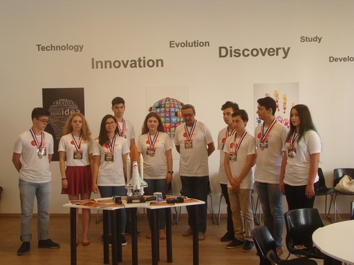 Nouă liceeni constănţeni au câştigat o competiţie organizată de NASA