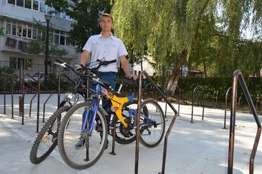 Auchan, eMAG, Atelierele Pegas, Decathlon, Hervis Sport şi Intersport, printre magazinele din care se pot cumpăra biciclete cu voucherele de la Primărie