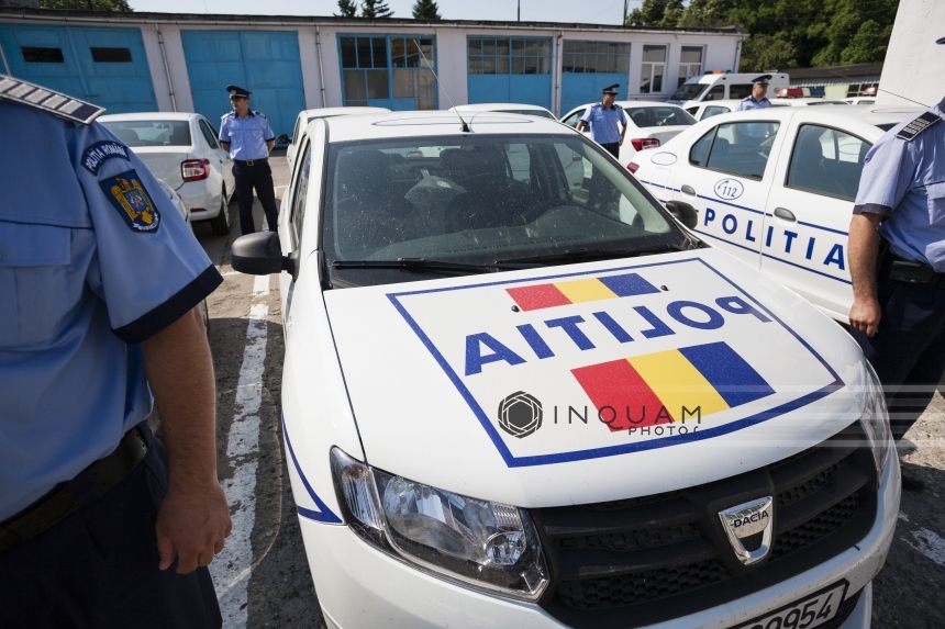 Medicul de la Maternitatea Giuleşti din Capitală, filmat cum este bruscat de doi poliţişti, amendat cu 500 de lei după ce a refuzat să se legitimeze şi a adresat injurii poliţiştilor