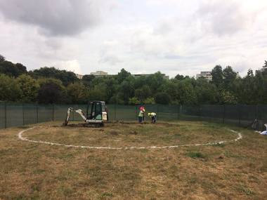 Primăria Capitalei a început lucrările de amplasare a statuii Prinţului Rainier al III-lea de Monaco în Parcul Circului; locuitorii din zonă sunt nemulţumiţi