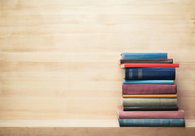 FSLI: Elevii nu trebuie să fie bătaia de joc a editurilor, Legea manualului şcolar este obligatorie. Ministerul să-şi asume nu doar conţinutul, ci şi tipărirea manualelor