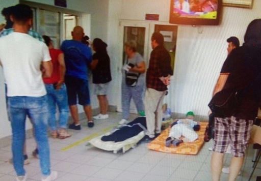 Tudose cere demiteri în cazul pacienţilor aduşi pe targă la Casa Judeţeană a Asigurărilor de Sănătate Bihor 