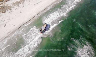 Doi bărbaţi – unul din Irak şi unul din Siria – arestaţi pentru trafic de migranţi în cazul pescadorului interceptat în Marea Neagră. VIDEO