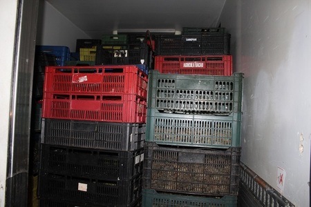 Amenzi de aproape 30.000 de lei şi şase tone de legume şi fructe confiscate, după o razie în piaţa agro-alimentară din Braşov