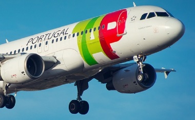 UPDATE - Zeci de români blocaţi de miercuri seară pe aeroportul din Lisabona, după ce cursa TAP Portugal a fost anulată. Şi zborul de la Bucureşti spre Lisabona a fost anulat