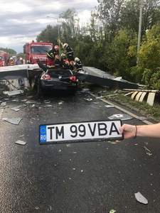 Timişoara: Poarta de intrare în oraş, care a căzut peste o maşină şi a ucis un om, a fost reabilitată în 2015 cu 56.000 de euro