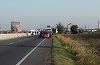 UPDATE - Trafic blocat pe Centura de Vest a Ploieştiului după ce din butoaiele aflate într-un camion a început să se scurgă nitrat, existând risc de explozie 