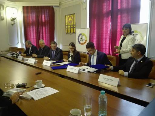 Lider sindical: Suntem nemulţumiţi de pregătirea cu care vine elevul din învăţământul preuniversitar către cel superior, dar, dacă îl laşi repetent, nu mai ai cui preda anul viitor