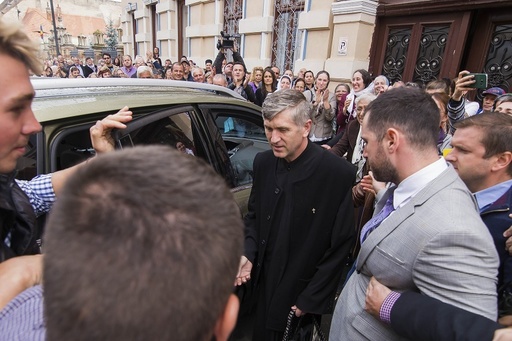 Cristian Pomohaci, exclus din cler. Mitropolia Ardealului: Sarcina preoţiei, cu toate exigenţele ei morale, dogmatice şi canonice, este prea greu de purtat pentru Cristian Pomohaci