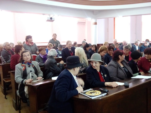 Galaţi: Peste 170 de vârstnici studiază la Universitatea ”Dunărea de Jos ”şi spun că niciodată nu e prea târziu să înveţe lucruri noi