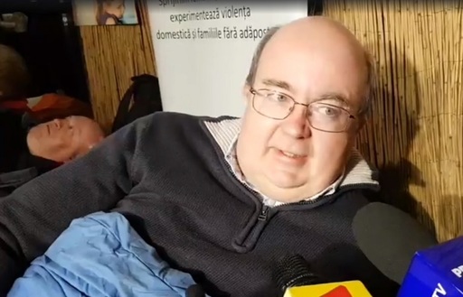 Paul Brummell a dormit afară, în sprijinul persoanelor fără adăpost: Soluţiile sunt dificil de găsit, dar cel mai important este să li se acorde atenţie