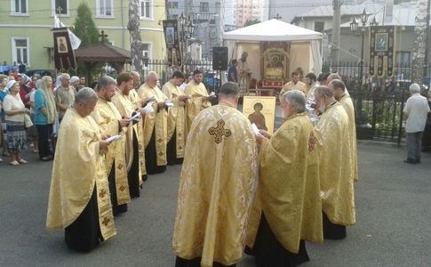 Aproape şase mii de poliţişti asigură măsuri de ordine în preajma bisericilor, de sărbătoarea Sfintei Cuvioase Parascheva