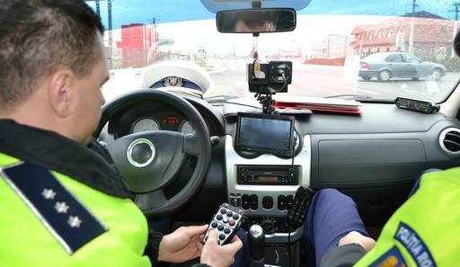 IGPR: 300 de şoferi, depistaţi circulând cu viteză excesivă pe DN 2, în doar câteva ore; 66 au rămas fără permisul de conducere