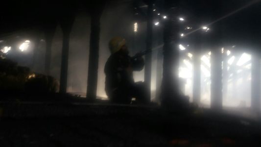 Incendiul izbucnit la Hotelul Livadia din Băile Olăneşti, stins de pompieri. Nu s-au înregistrat victime