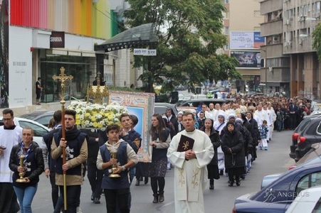 Procesiunea religioasă cu relicva Sfântului Papă Ioan Paul al II-lea are loc duminică în Capitală. Vor fi impuse restricţii de trafic