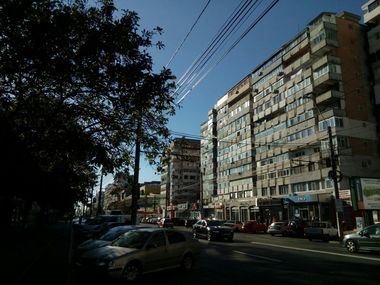 Galaţi: Aproape 20.000 de apartamente din circa 98.000 mai depind de sistemul centralizat de termoficare; miercuri a început furnizarea căldurii