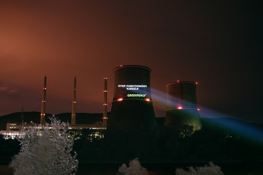 Greenpeace: La Complexul Energetic Hunedoara nu mai poate fi vorba de eficientizare, banii ar putea fi folosiţi pentru diversificarea economică a Văii Jiului