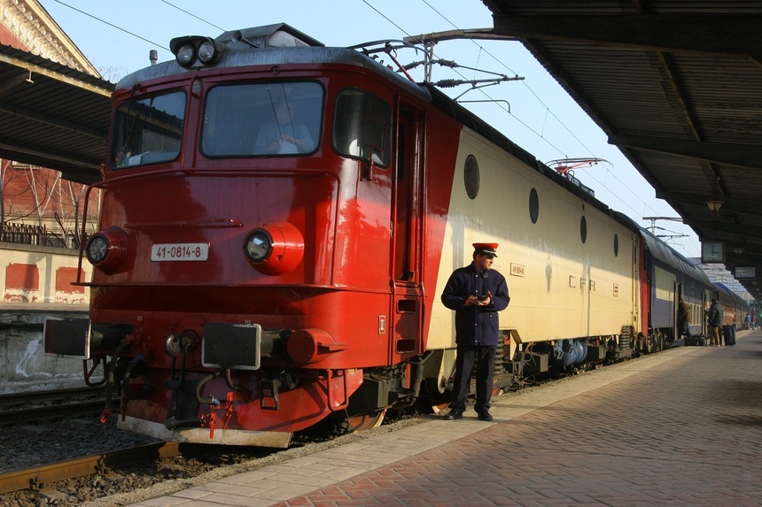 Trafic feroviar oprit între Sighişoara şi Braşov din cauza unei şine care s-a rupt