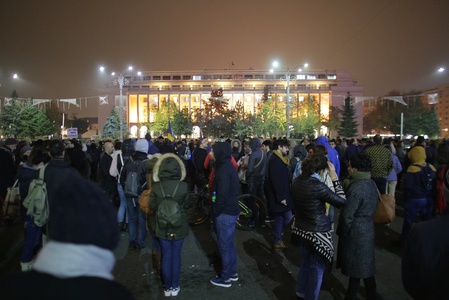 Proteste faţă de modificările Codului Fiscal şi ale legilor justiţiei, anunţate pentru duminică seară în Bucureşti şi în ţară. Manifestaţii sunt organizate şi în diaspora