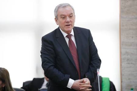 Primarul Buzăului (PSD): Guvernul să desfiinţeze ANFP, un primar nu are nici o putere în realitate, doar în teorie