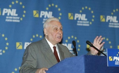 O intersecţie din centrul Capitalei ar putea primi numele preşedintelui fondator al PNL, Radu Câmpeanu