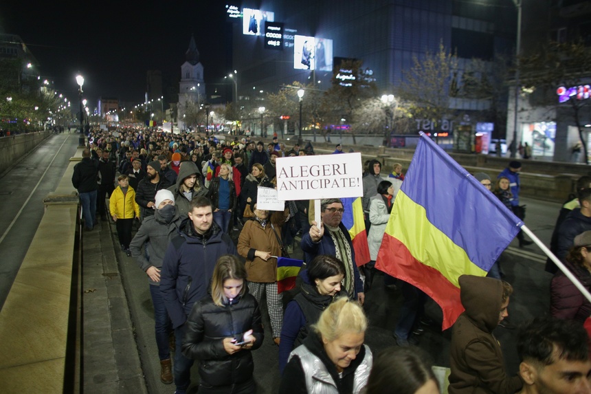 Noi manifestaţii, duminică, în Bucureşti şi în zeci de oraşe. Apel lansat de BNS, Cartel Alfa şi 42 de organizaţii civice: România este călcată în picioare