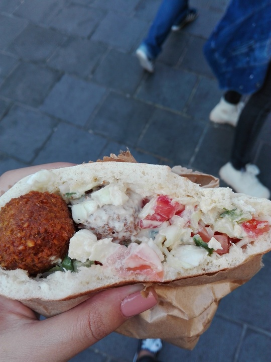 Falafel, în Piaţa Mahane Yehuda, Ierusalim. Foto: Cristina Radu / News.ro