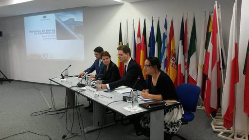 Opinia românilor, la 10 ani de la aderarea la UE: Angajarea în state membre şi scăderea puterii de cumpărare, între principalele avantaje şi dezavantaje