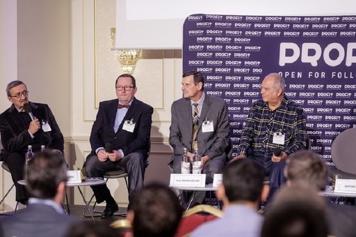 CONFERINŢA Profit.ro - Profesorii copiilor supradotaţi: Părinţii să nu aştepte ca vreo şcoală să dea diplome de geniu