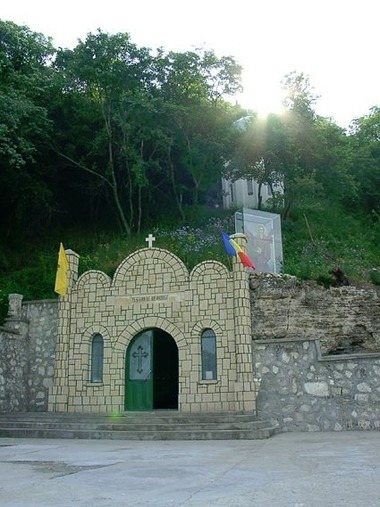 Constanţa: Mii de credincioşi, aşteptaţi joi la ceremoniile de la mănăstirea "Peştera Sfântului Apostol Andrei”

