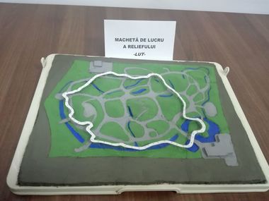 Centenarul Marii Uniri: Primăria Sectorului 4 vrea să amenajeze în Parcul Lumea Copiilor un spaţiu cu 100 de machete ale obiectivelor turistice din ţară; costul proiectului - peste 18 milioane de lei. VIDEO