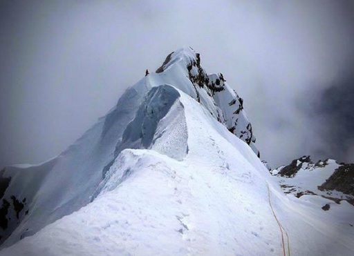 Risc însemnat de producere a avalanşelor în masivele Făgăraş şi Bucegi, la peste 1.600 de metri altitudine