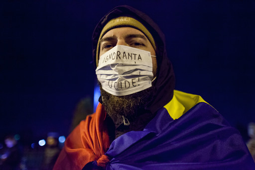 Noi manifestaţii sunt anunţate la Parlament. Vlad Voiculescu: "Mergeţi la Parlament, o gaşcă de golani vrea să-şi treacă ţara pe persoană fizică"