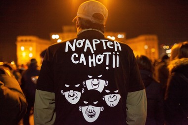 Noi proteste la Parlament; manifestaţii au loc şi la Sibiu şi la Timişoara