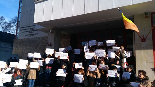 Constanţa: 50 de angajaţi de la Casa de Pensii, ITM şi Agenţia pentru Plăţi şi Inspecţie Socială au declanşat un protest spontan, nemulţumiţi de grila de salarizare